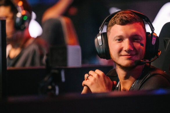 Resolut1on təqdim etdi: Dota 2 üçün ilk süni intellektli məşqçi