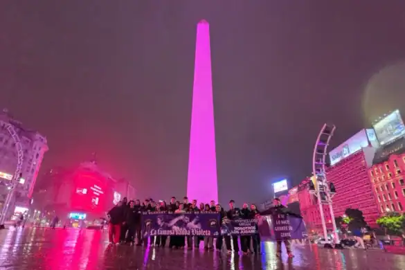 Buenos-Ayresdəki məşhur Obelisk “9z” kiberidman klubunun şərəfinə işıqlandırılıb